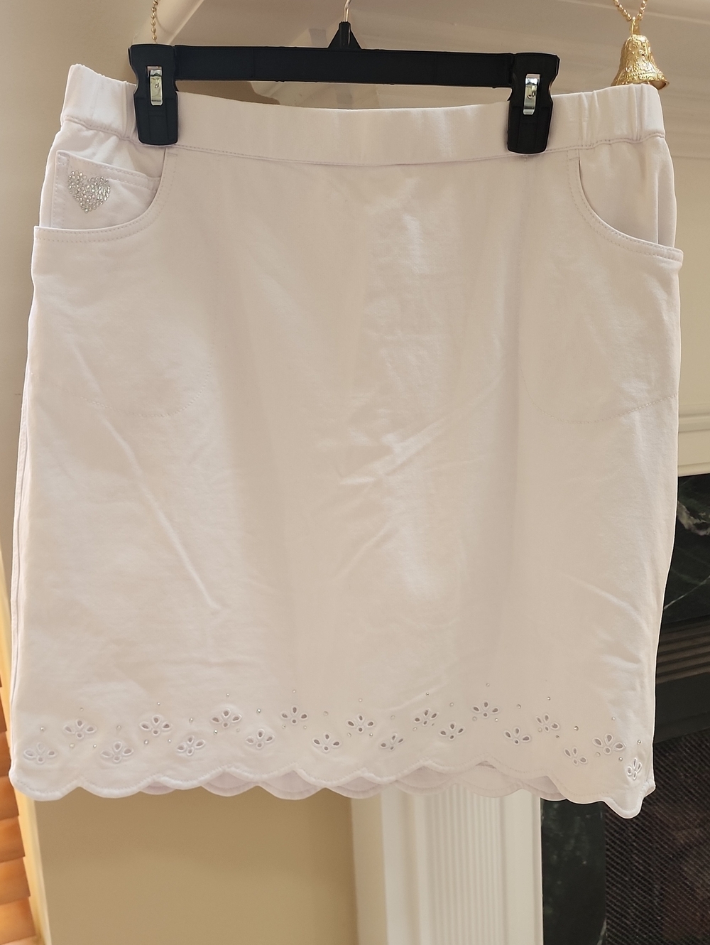 Dream Jeannes Quaker Factory White Embroidered Scallop Hem Skort Rhinestones L